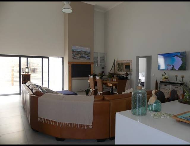 3 BEDROOM HOUSE FOR SALE IN SANDY POINT